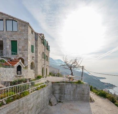 Apartments With A Parking Space Brela, Makarska - 11552 Exterior foto