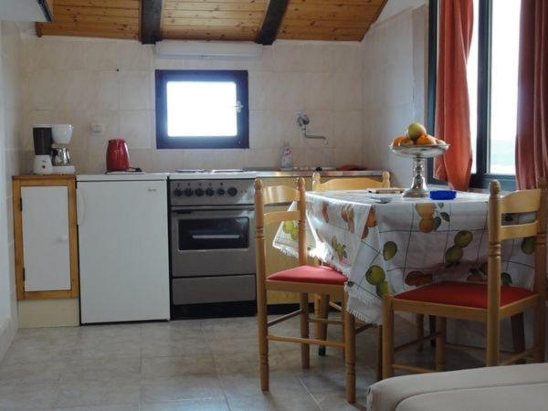 Apartments With A Parking Space Brela, Makarska - 11552 Exterior foto